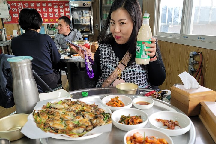 Busan Seafood Tour : Oyster village Tour with Oyster cuisines - Photo 1 of 20